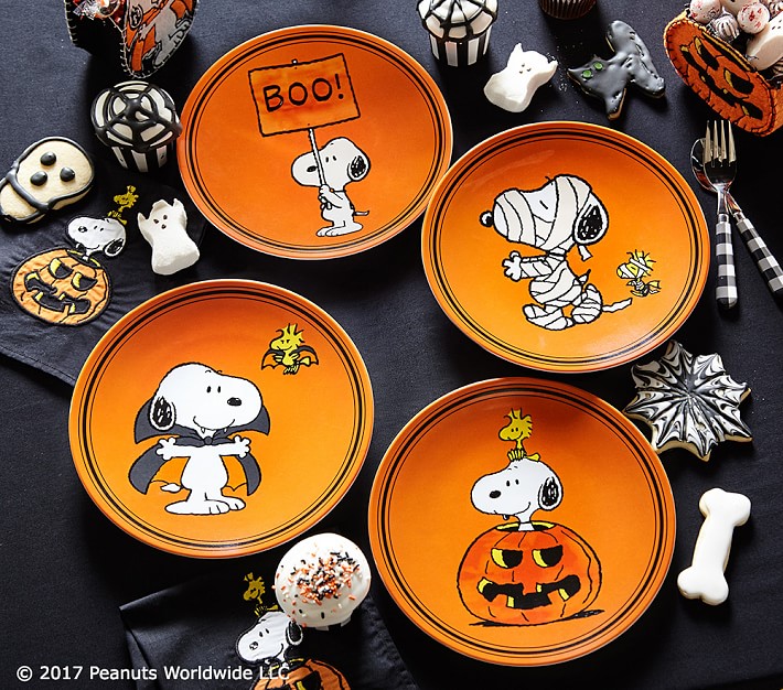 Peanuts Halloween Plates